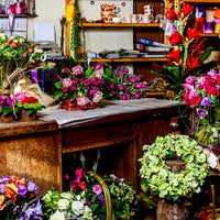 1/13/2014 tarihinde Dos Gardenias Flower Shopziyaretçi tarafından Dos Gardenias Flower Shop'de çekilen fotoğraf