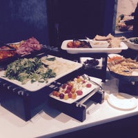hills short hilton dining menu
