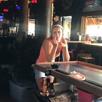 Foto tomada en Gilligan&amp;#39;s Island Bar and Grill  por Korey R. el 7/28/2019