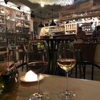 Снимок сделан в Vinsanto Wine Bar пользователем Tanja 11/9/2018