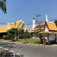 Photo taken at พระเจดีย์ศรีมหาธาตุ by Thitipong s. on 1/26/2019