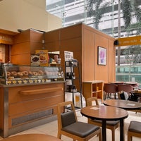 Photo taken at Au Bon Pain by Thitipong s. on 5/9/2022