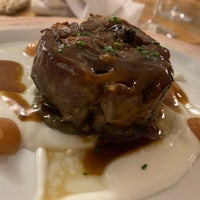 Foto diambil di La Balsa Restaurant oleh Juan Carlos G. pada 11/10/2019