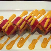 Снимок сделан в SAWA Hibachi Steakhouse, sushi Bar and Thai пользователем Cari M. 4/19/2013