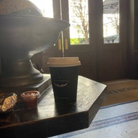 4/26/2024 tarihinde Kat O.ziyaretçi tarafından Intelligentsia Coffee'de çekilen fotoğraf