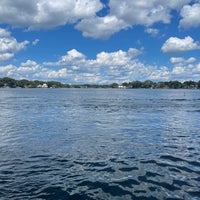 Foto tomada en Scenic Boat Tour  por Kat O. el 9/25/2021