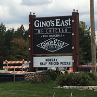 Photo taken at Gino&amp;#39;s East by Zack K. on 10/3/2016
