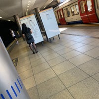 Foto tirada no(a) Paddington London Underground Station (Hammersmith &amp;amp; City and Circle lines) por Doug M. em 8/23/2019