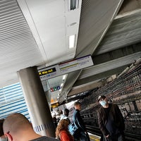 5/20/2022에 Doug M.님이 Paddington London Underground Station (Hammersmith &amp;amp; City and Circle lines)에서 찍은 사진