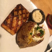 Photo taken at Outback Steakhouse by Elisangela A. on 4/29/2019