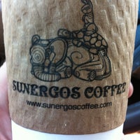 Foto tirada no(a) Sunergos Coffee por Mark R. em 5/15/2013