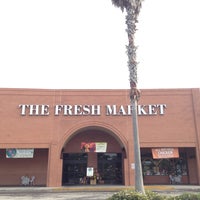 Foto tirada no(a) The Fresh Market por Heather O. em 4/15/2013