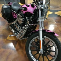 Foto scattata a Lucky Harley-Davidson da Reneta T. il 5/4/2014