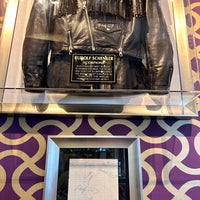 Das Foto wurde bei Hard Rock Cafe Hamburg von Gozde C. am 7/22/2023 aufgenommen