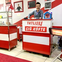 Photo taken at Tatlıses Çiğ Köfte by Arif Ç. on 12/26/2017