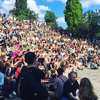 Photo taken at Sonntagskaraoke im Mauerpark by Andrew S. on 6/26/2016