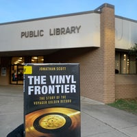 Photo taken at Arlington Public Library - Aurora Hills Branch by Stephen O. on 1/22/2020