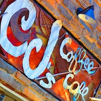 1/18/2014 tarihinde CJ&amp;#39;s Coffee Cafeziyaretçi tarafından CJ&amp;#39;s Coffee Cafe'de çekilen fotoğraf