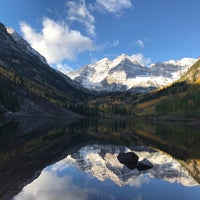 Photo taken at Maroon Bells Guide &amp;amp; Outfitters by Yao L. on 9/24/2017