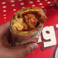 4/26/2015 tarihinde Kunaal A.ziyaretçi tarafından The Kathi Roll Express'de çekilen fotoğraf