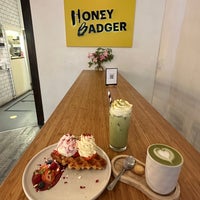 รูปภาพถ่ายที่ Honey Badger Dessert Cafe โดย SwINg P. เมื่อ 4/1/2023