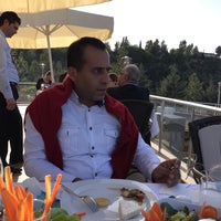 Photo taken at Albatros Balık Restaurant by Mustafa Ö. on 3/8/2015