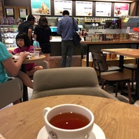 Photo taken at The Coffee Bean &amp;amp; Tea Leaf by セレステ on 6/11/2018