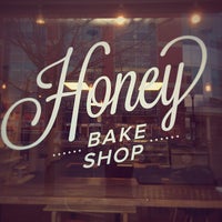 Снимок сделан в Honey Bake Shop пользователем Insight E. 4/20/2015