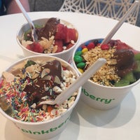 Photo taken at Pinkberry by Даша Б. on 6/20/2015