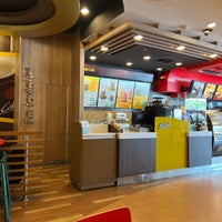 Photo taken at McDonald&amp;#39;s &amp;amp; McCafé by bordin t. on 11/14/2021