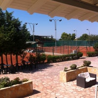 Снимок сделан в Marousi Tennis Club пользователем Petros T. 8/28/2014