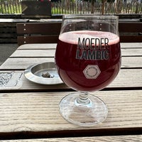 Photo taken at Moeder Lambic Fontainas by Pieter D. on 7/12/2023