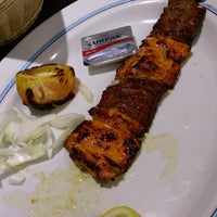 Das Foto wurde bei Naab Iranian Restaurant von Reza A. am 7/7/2018 aufgenommen