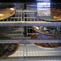 6/8/2013에 Alison W.님이 Mercury Pizza에서 찍은 사진