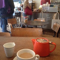 Foto tirada no(a) The Shrewsbury Coffeehouse por Chad T. em 9/4/2014
