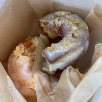 Photo taken at Blue Star Donuts by Tom W. on 1/5/2020