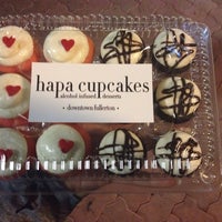 Foto tomada en Hapa Cupcakes  por Bekah R. el 11/15/2014