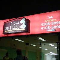Das Foto wurde bei Casa da Pizza von DOUGLAS M. am 5/27/2014 aufgenommen
