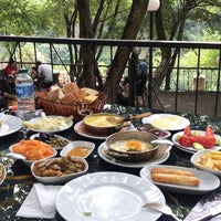 Foto scattata a Kayadibi Saklıbahçe Restoran da S.A 🍃 il 7/22/2021