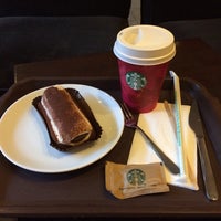 Photo taken at Starbucks by Rozita G. on 12/25/2014