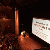 รูปภาพถ่ายที่ NYC Tech Meetup โดย Dan M. เมื่อ 4/1/2014