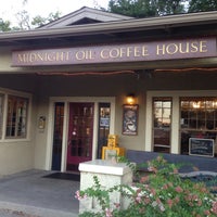 10/17/2014 tarihinde Anil D.ziyaretçi tarafından Midnight Oil Coffeehouse'de çekilen fotoğraf