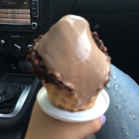 Photo taken at Carvel Ice Cream by Stephanie R. on 8/3/2014