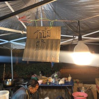 Photo taken at สะพานลอยหน้าวัดเสมียนนารี by 🐢 on 11/13/2019
