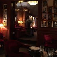 Foto diambil di Hotel Athenee Paris oleh Iryna S. pada 8/9/2016