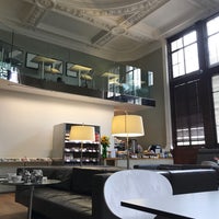 Photo taken at V&amp;A Members Room by Mats C. on 6/25/2017
