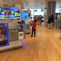 Photo taken at Nintendo NY by « uʍop-ıɐs-dn ». on 1/7/2015