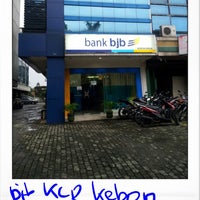 Photo taken at Bank bjb KCP Kebon Jeruk by Guntur R. on 2/5/2014