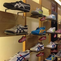 Photo taken at Onitsuka Tiger by ✿“ꄬ❃˚ ᴺ ᵘ ᵀ ᶻ˚ ❃ꄬ”✿ on 6/12/2014