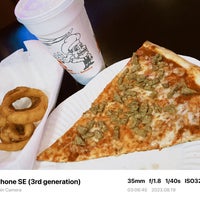 Снимок сделан в Gus&amp;#39;s New York Style Pizza пользователем Yuzaburo E. 8/20/2023